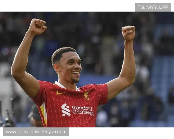 阿诺德高位断球后一脚直塞助攻 阿诺德高位断球后一脚直塞助攻